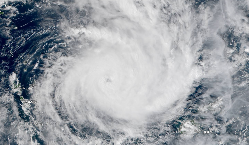 Cyclone Yasa A Cyclone Threat to Fiji<strong class=